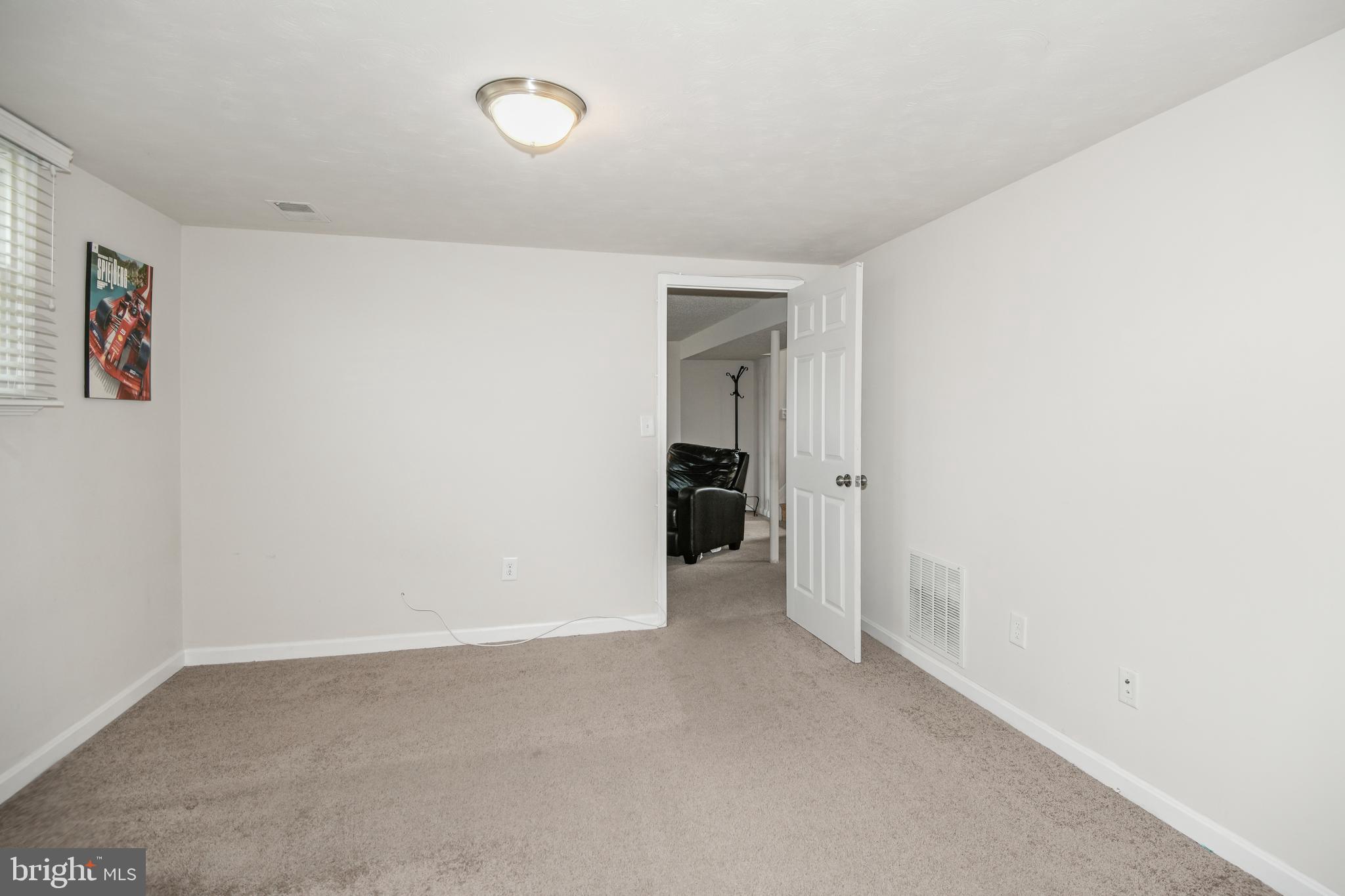 956 Tidewater Road Pasadena, MD 21122 - Photo 26 of 39 Gallery Image 26