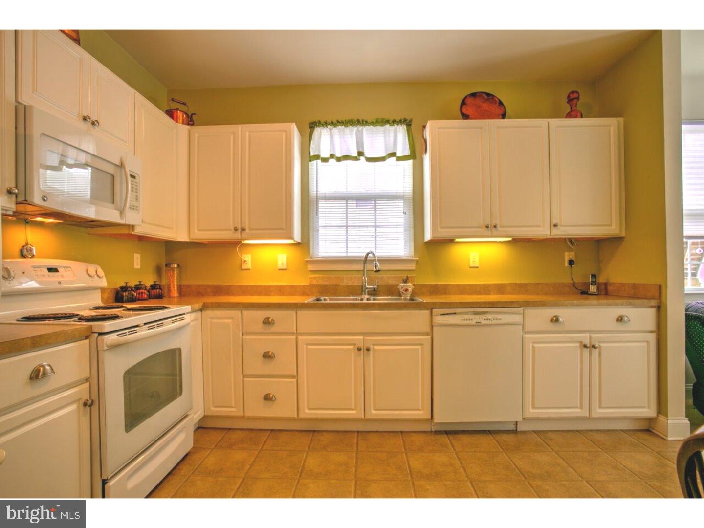34 Sugar Maple Road Barto, PA 19504 - Photo 8 of 25 Kitchen