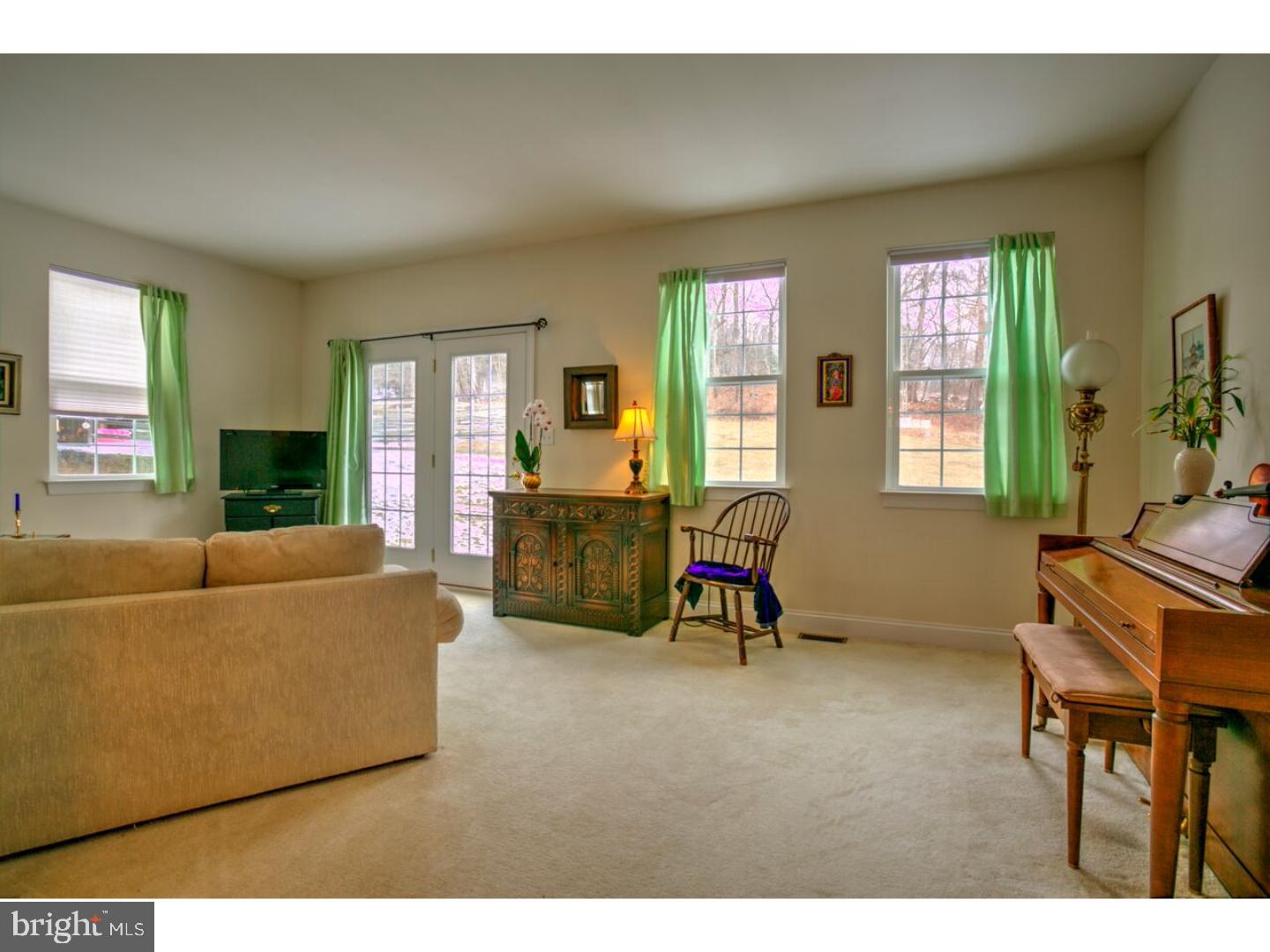 34 Sugar Maple Road Barto, PA 19504 - Photo 9 of 25 Living Room