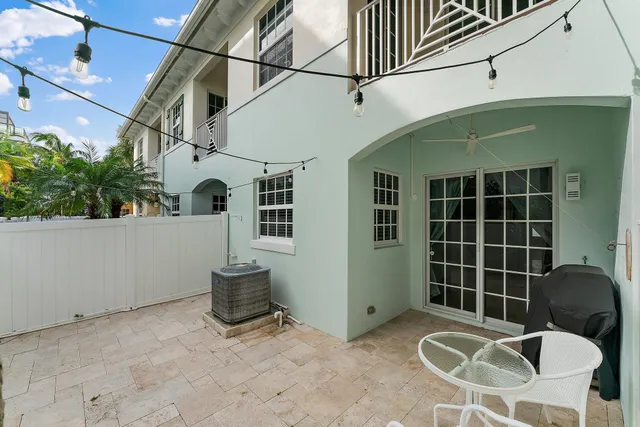 $900,000 | 455 Ocean Ridge Way, Juno Beach, FL 33408