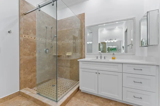 $900,000 | 455 Ocean Ridge Way, Juno Beach, FL 33408