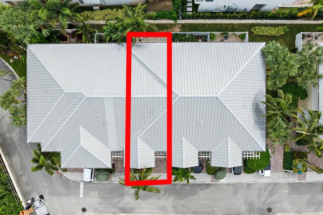 $900,000 | 455 Ocean Ridge Way, Juno Beach, FL 33408