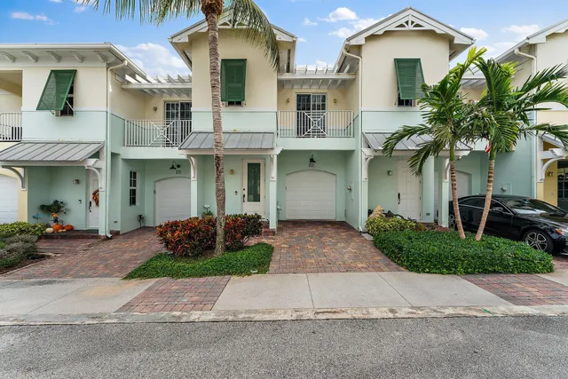 $900,000 | 455 Ocean Ridge Way, Juno Beach, FL 33408