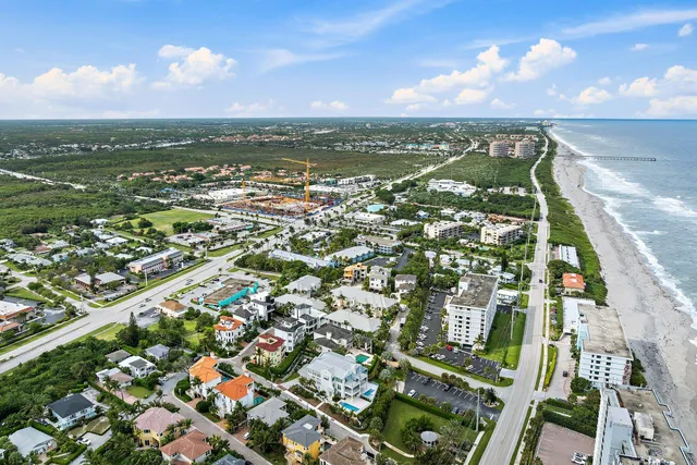 $900,000 | 455 Ocean Ridge Way, Juno Beach, FL 33408