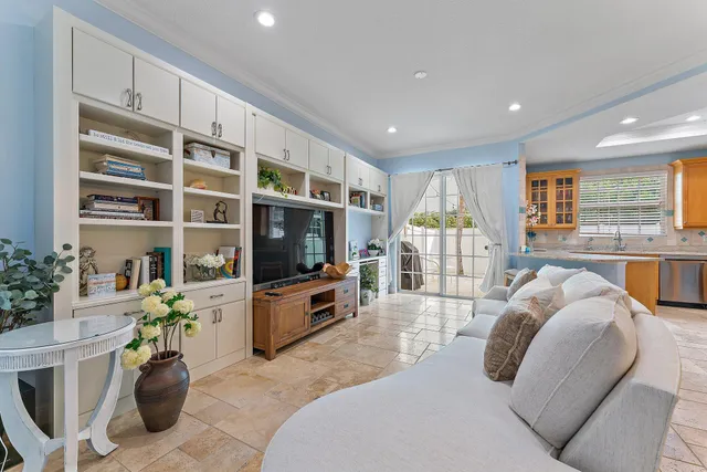 $900,000 | 455 Ocean Ridge Way, Juno Beach, FL 33408