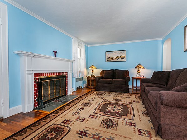 30 Oakmont Road Newton, MA 02459 - Photo 4 of 24
