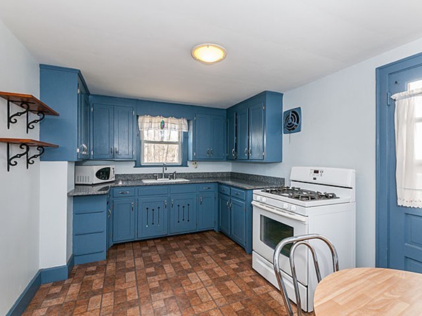 30 Oakmont Road Newton, MA 02459 - Photo 7 of 24