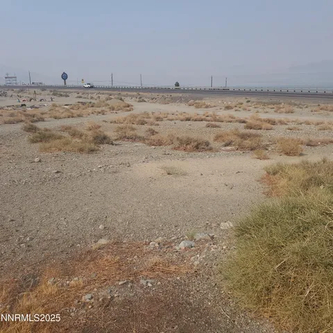 a view of a dry field