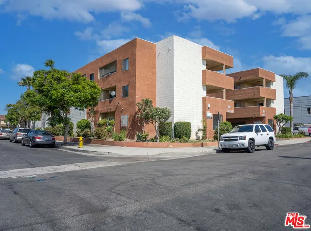 $2,300 | 16515 New Hampshire Avenue, Unit 15, Gardena, CA 90247