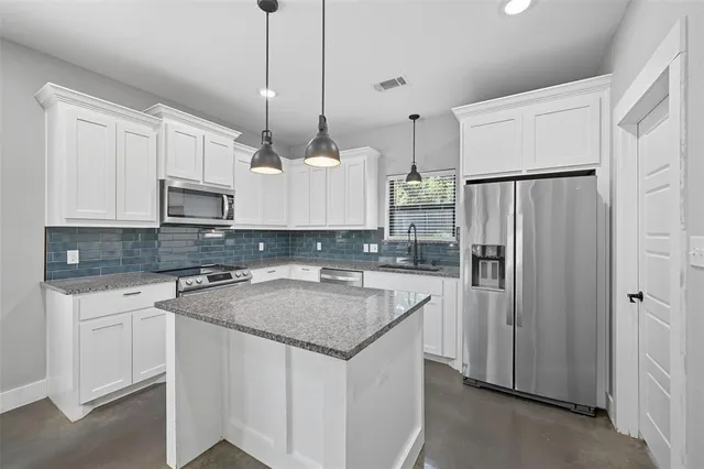 $1,500 | 610 East Shepherd Street, Denison, TX 75021