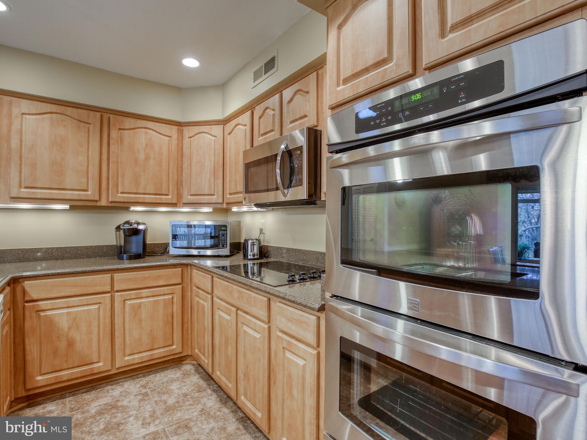423 Mosby Drive Southwest Leesburg, VA 20175 - Photo 13 of 42 Double Oven