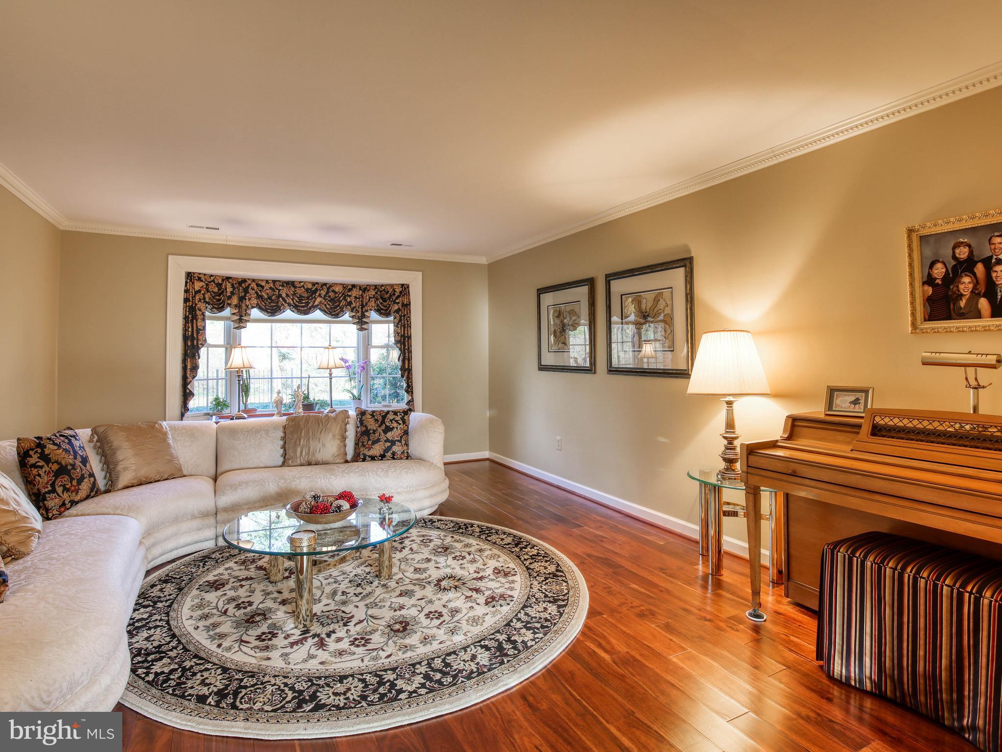 423 Mosby Drive Southwest Leesburg, VA 20175 - Photo 19 of 42 Living Room