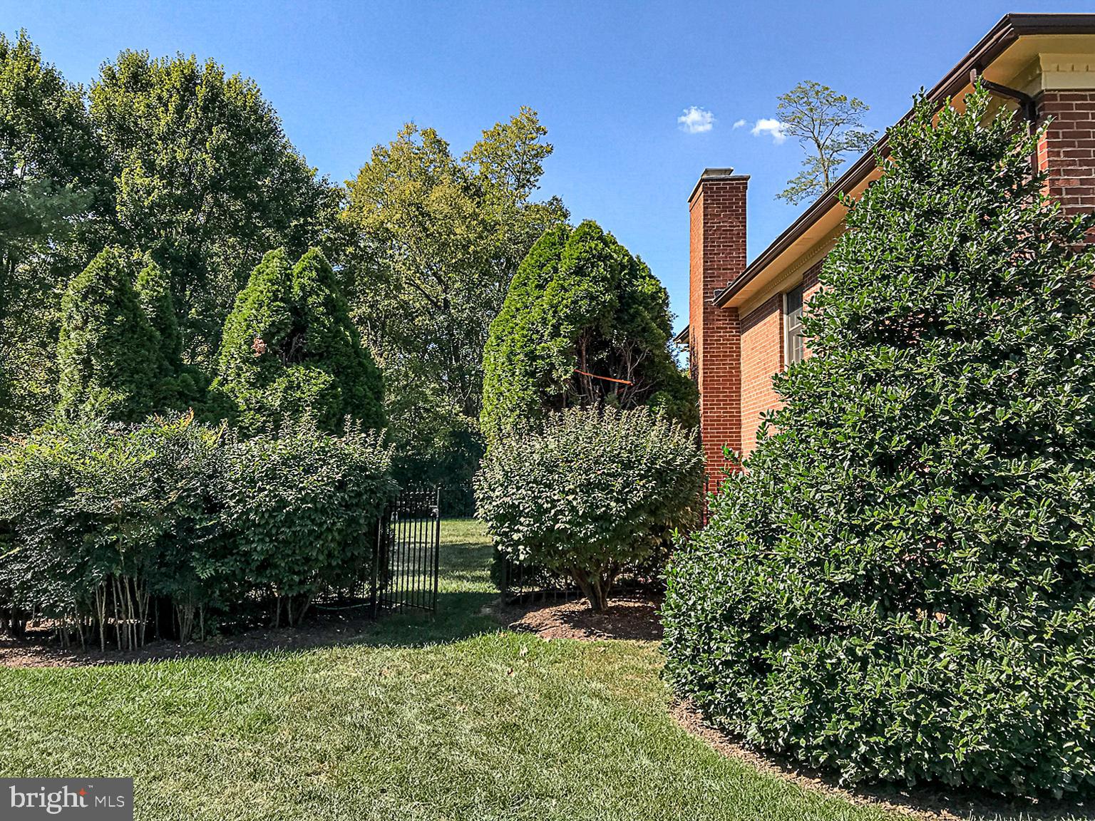 423 Mosby Drive Southwest Leesburg, VA 20175 - Photo 37 of 42