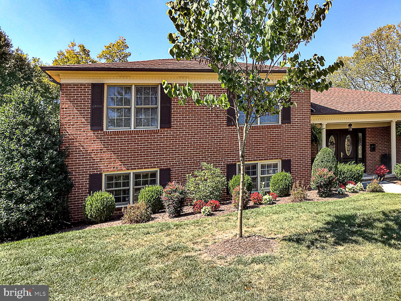 423 Mosby Drive Southwest Leesburg, VA 20175 - Photo 5 of 42 All Brick