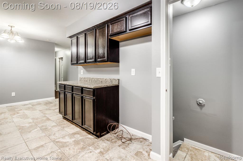 2448 Oakcrest Road Sterling Heights, MI 48310 - Photo 7 of 31 Gallery Image 7