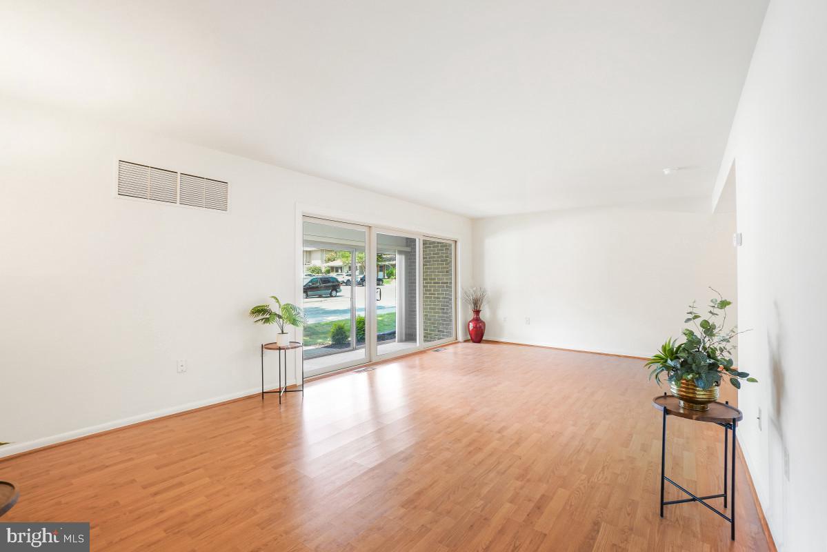 3346 Chiswick Court, Unit 581B Silver Spring, MD 20906 - Photo 19 of 49 Living Room