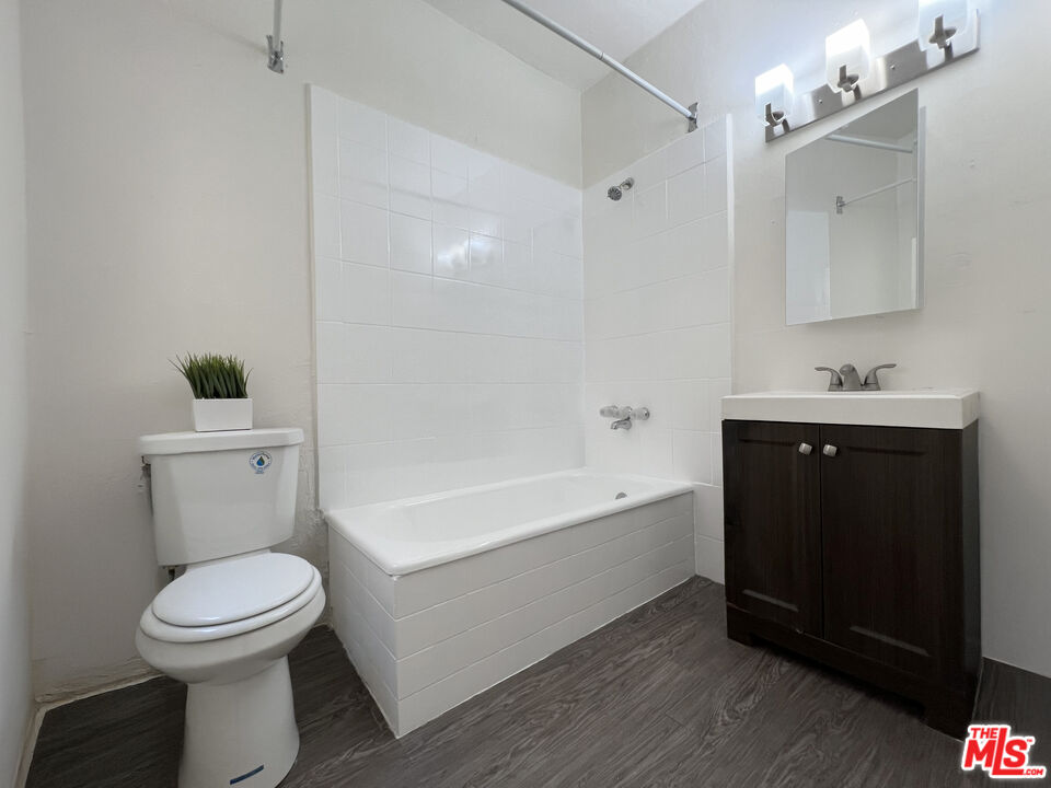 1735 East 10th Street Long Beach, CA 90813 - Photo 13 of 14