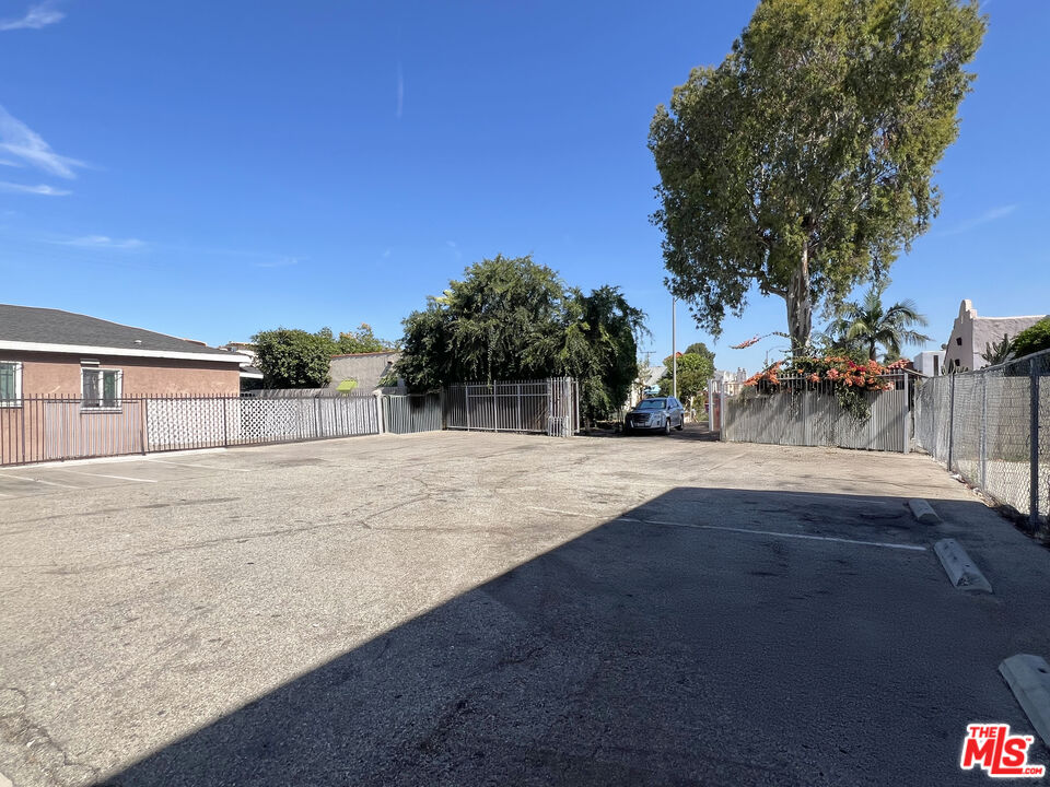 1735 East 10th Street Long Beach, CA 90813 - Photo 2 of 14