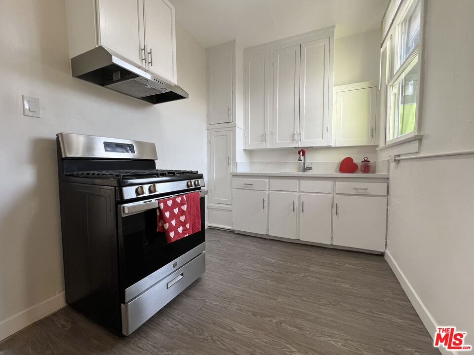 1735 East 10th Street Long Beach, CA 90813 - Photo 7 of 14