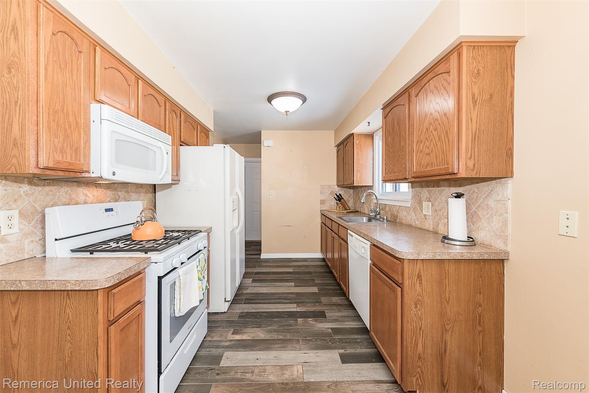 8216 Concord Road Grosse Ile, MI 48138 - Photo 17 of 36 DSC_6869.jpg