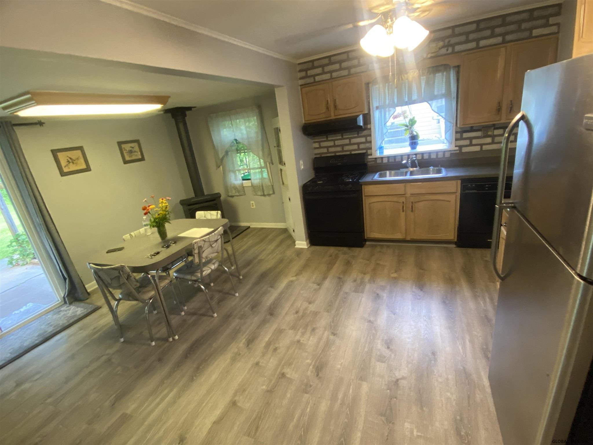 17 David Road Colonie, NY 12110 - Photo 13 of 19 Photo 13