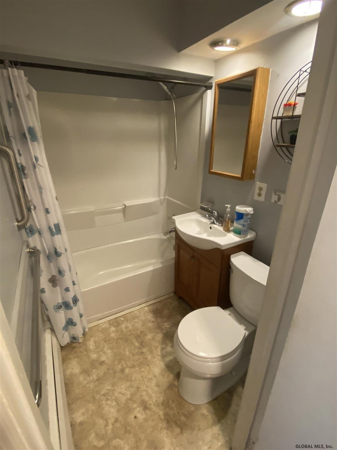 17 David Road Colonie, NY 12110 - Photo 6 of 19 Photo 6