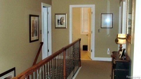 9155 Hilton Road Brighton, MI 48114 - Photo 10 of 14 UPPER HALL.JPG