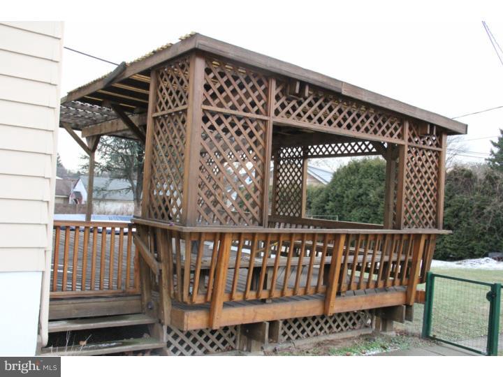 2126 Huckleberry Road Allentown, PA 18104 - Photo 12 of 14 Deck