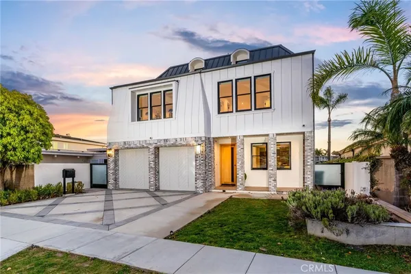 $6,490,000 | 17007 Edgewater Lane, Huntington Beach, CA 92649