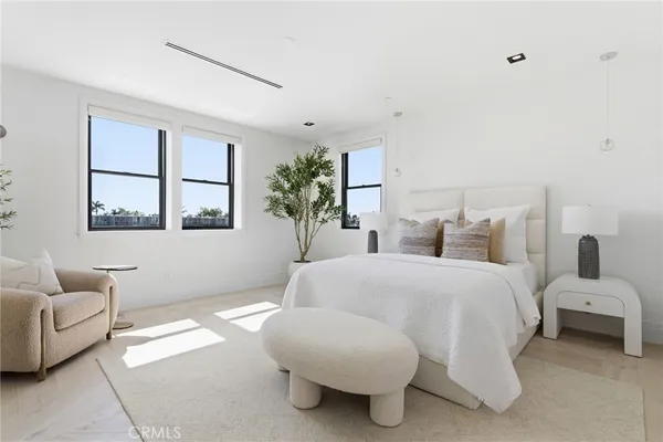 $6,490,000 | 17007 Edgewater Lane, Huntington Beach, CA 92649