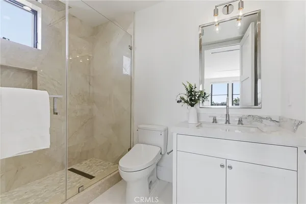 $6,490,000 | 17007 Edgewater Lane, Huntington Beach, CA 92649