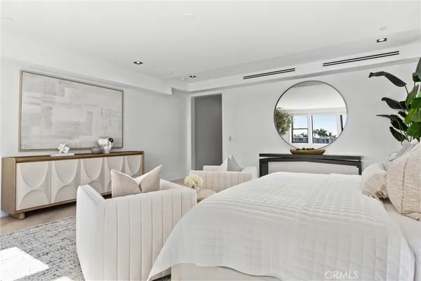 $6,490,000 | 17007 Edgewater Lane, Huntington Beach, CA 92649