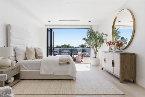 $6,490,000 | 17007 Edgewater Lane, Huntington Beach, CA 92649