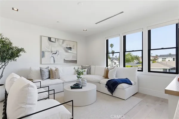$6,490,000 | 17007 Edgewater Lane, Huntington Beach, CA 92649