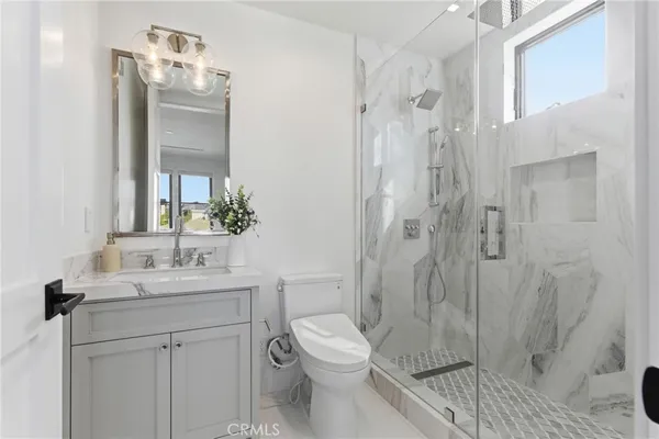 $6,490,000 | 17007 Edgewater Lane, Huntington Beach, CA 92649