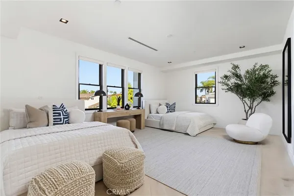 $6,490,000 | 17007 Edgewater Lane, Huntington Beach, CA 92649