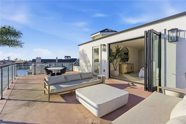 $6,490,000 | 17007 Edgewater Lane, Huntington Beach, CA 92649