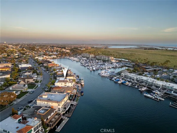 $6,490,000 | 17007 Edgewater Lane, Huntington Beach, CA 92649