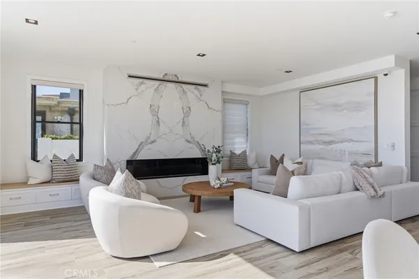 $6,490,000 | 17007 Edgewater Lane, Huntington Beach, CA 92649