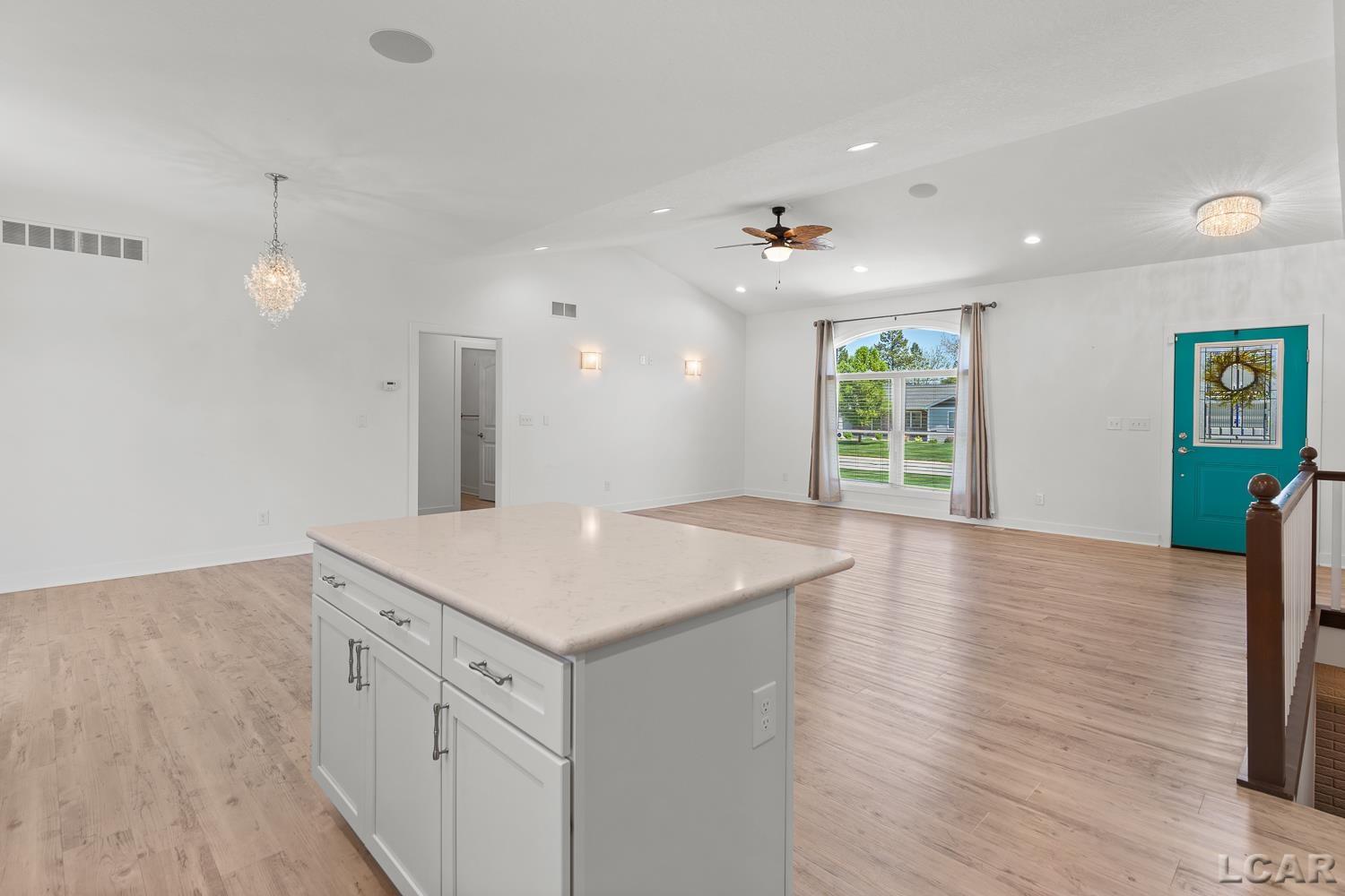 4189 Evergreen Road Adrian, MI 49221 - Photo 6 of 47 50174442-cc53b3da-7a57-4b47-ac23-216b258f7aeb.JPG