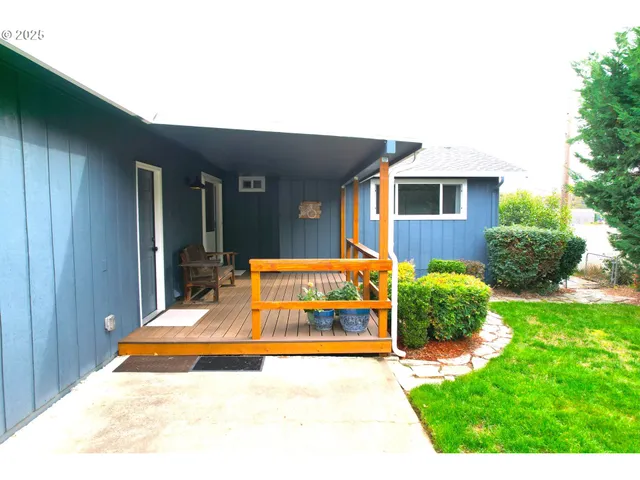 a view of a house with a swimming pool