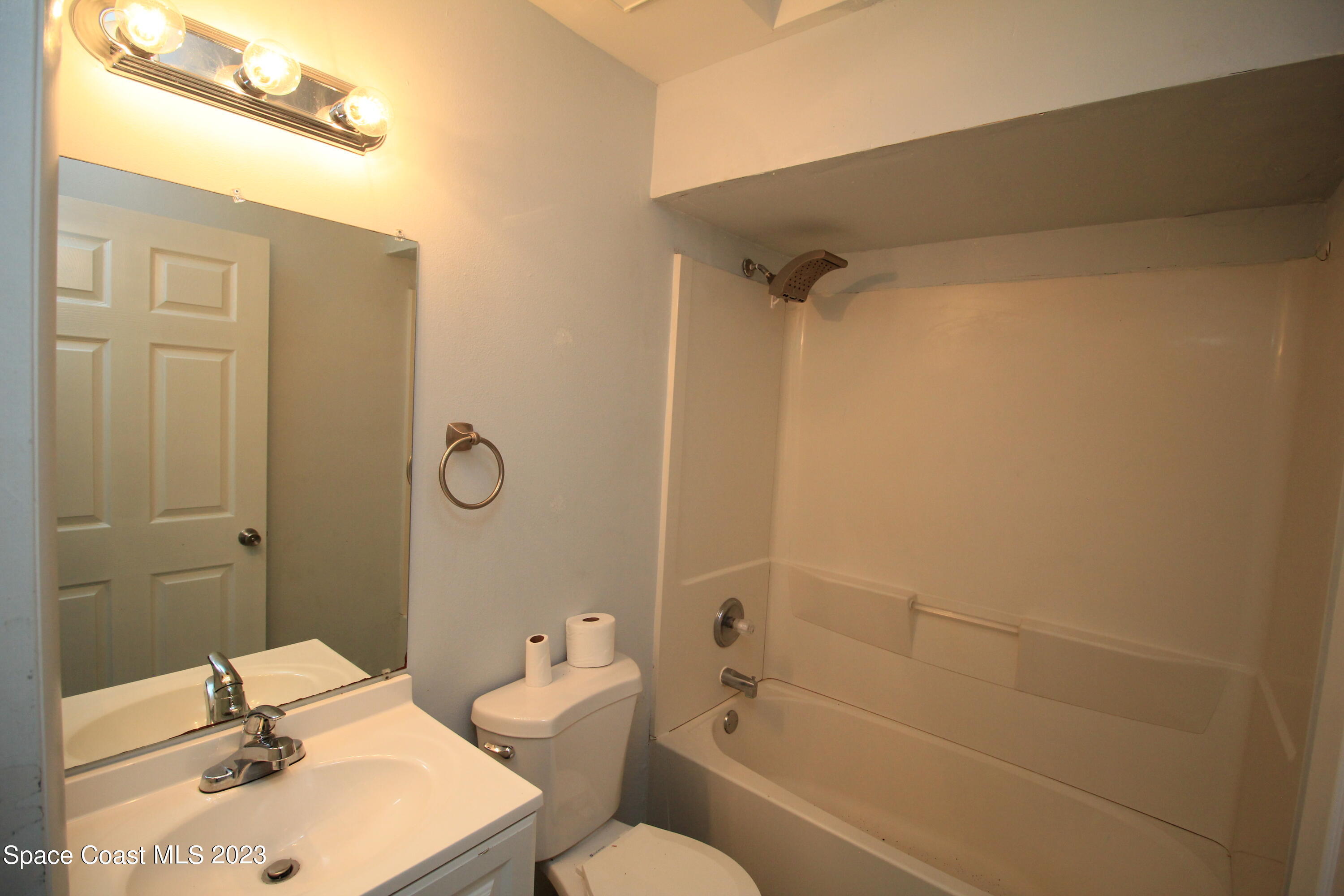 220 Tipton Road Southwest Palm Bay, FL 32908 - Photo 12 of 14 IMG_0088