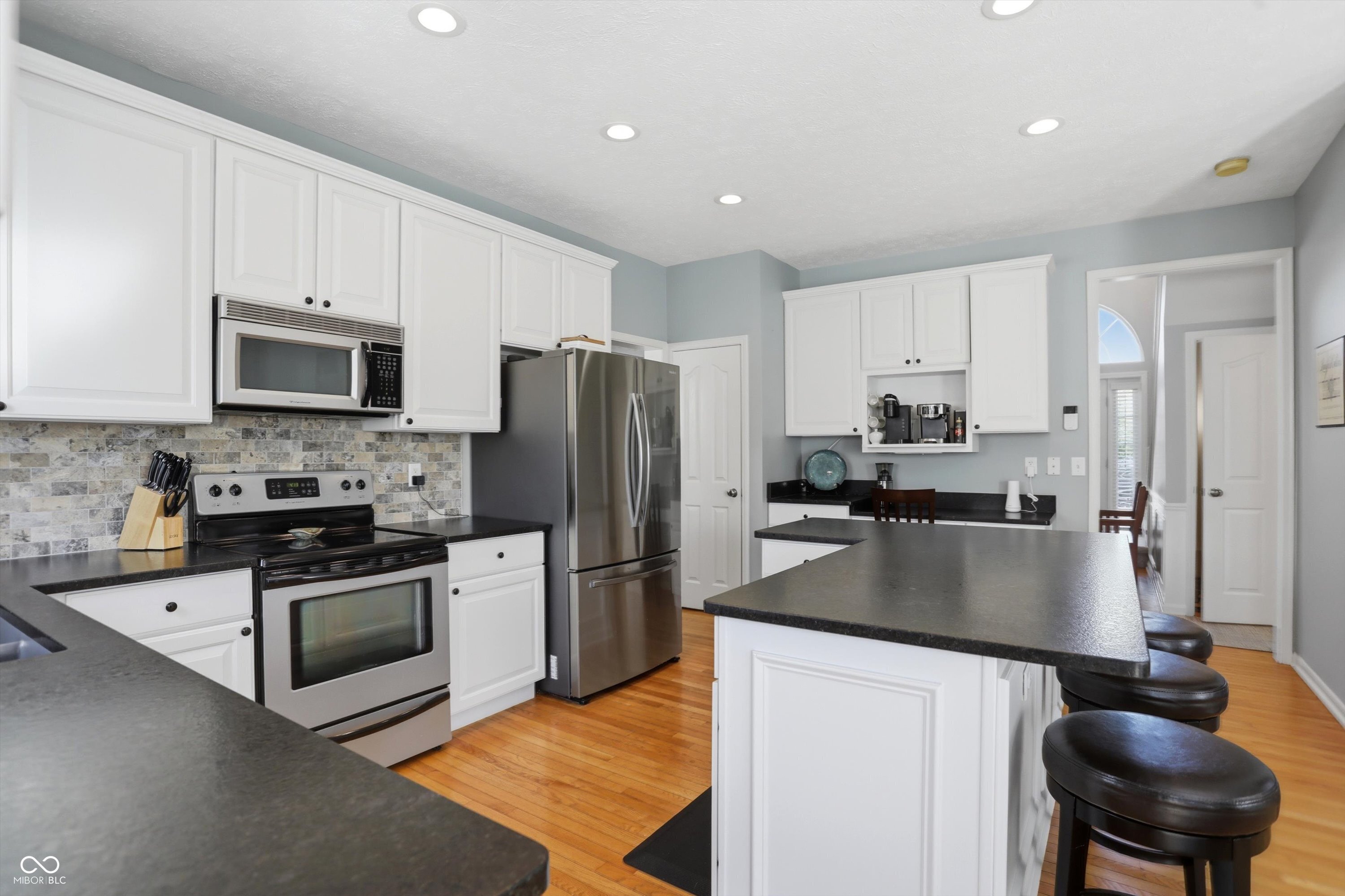 7732 Prairie View Drive Indianapolis, IN 46256 - Photo 13 of 61