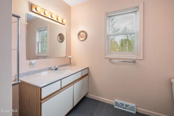 $899,000 | 130 Van Allen Lane, Broadalbin, NY 12025