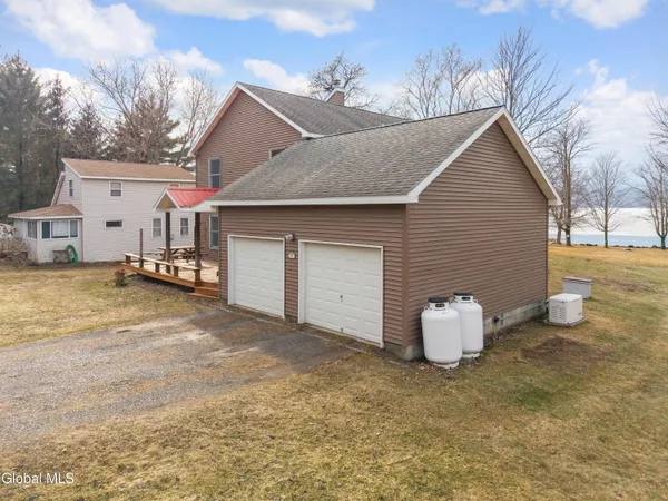 $899,000 | 130 Van Allen Lane, Broadalbin, NY 12025