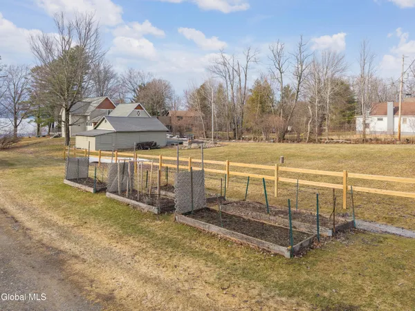$899,000 | 130 Van Allen Lane, Broadalbin, NY 12025