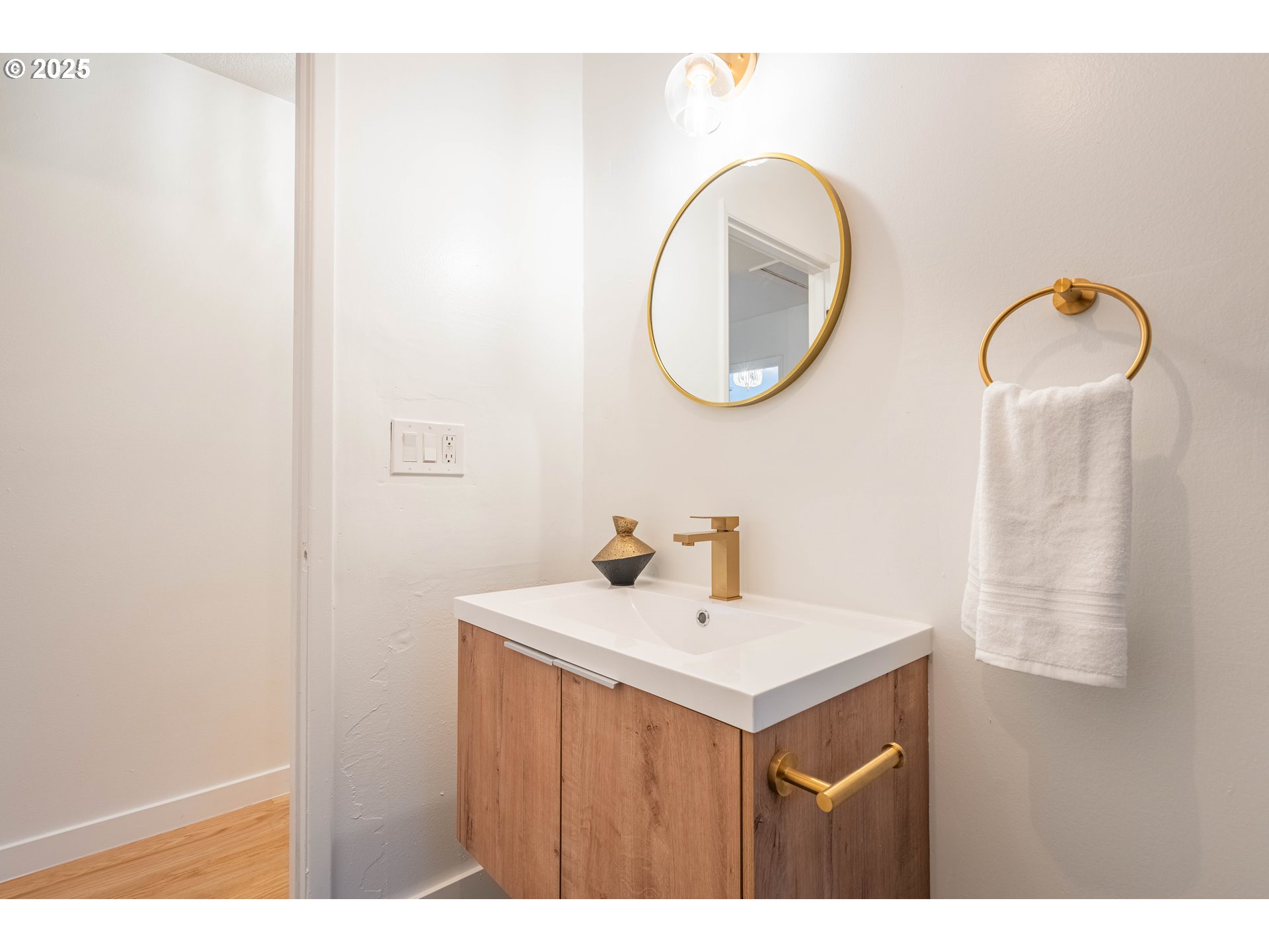 5130 Southwest Dosch Road Portland, OR 97239 - Photo 12 of 31 Gallery Image 12