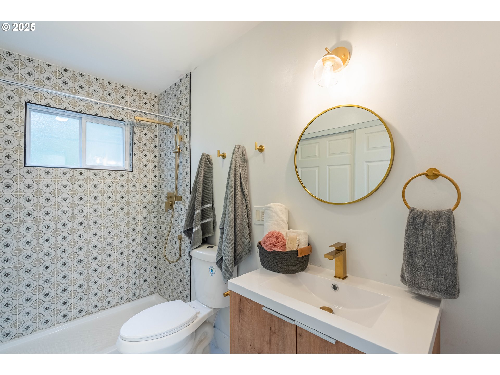 5130 Southwest Dosch Road Portland, OR 97239 - Photo 20 of 31 Gallery Image 20