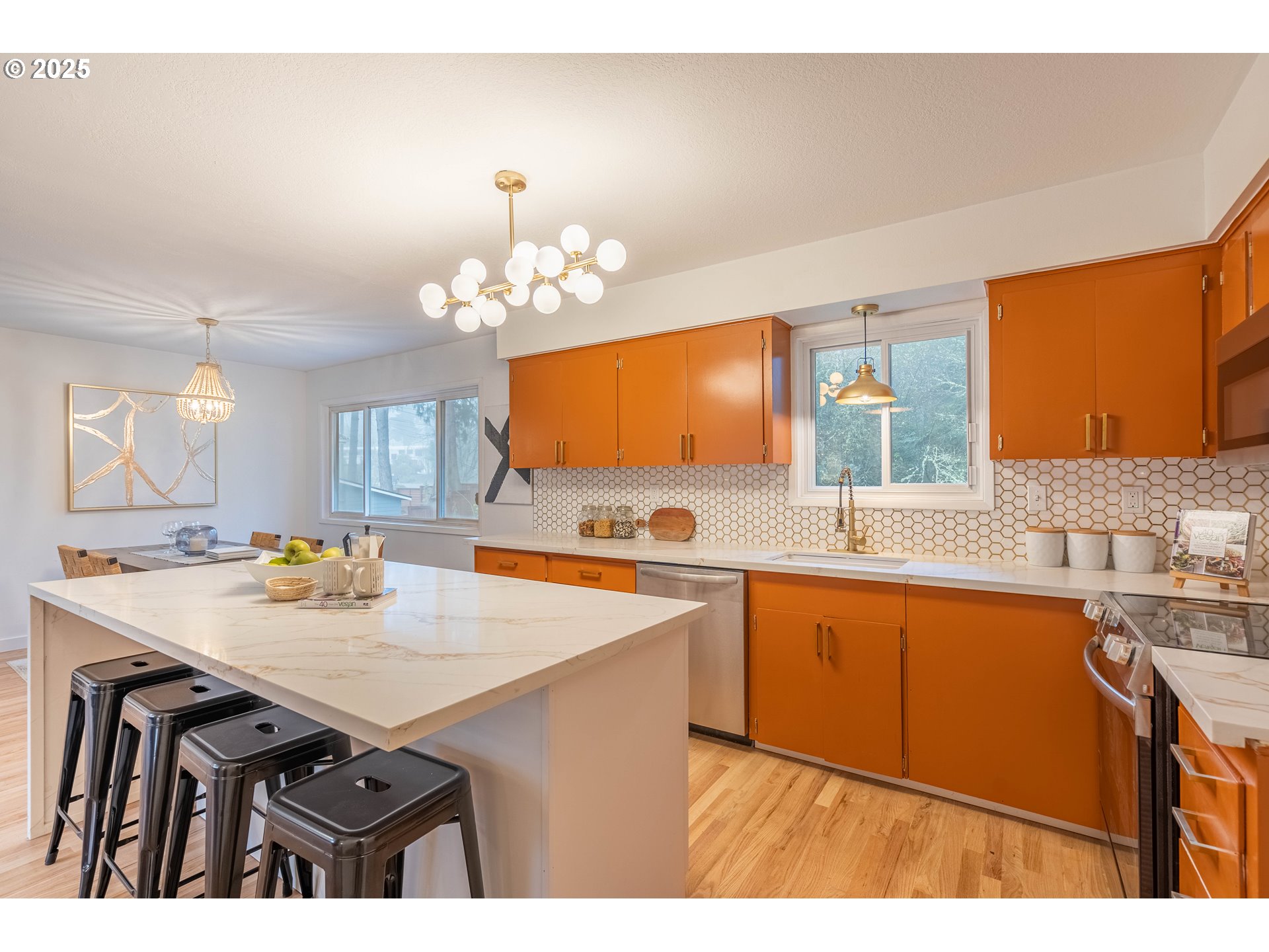 5130 Southwest Dosch Road Portland, OR 97239 - Photo 5 of 31 Gallery Image 5
