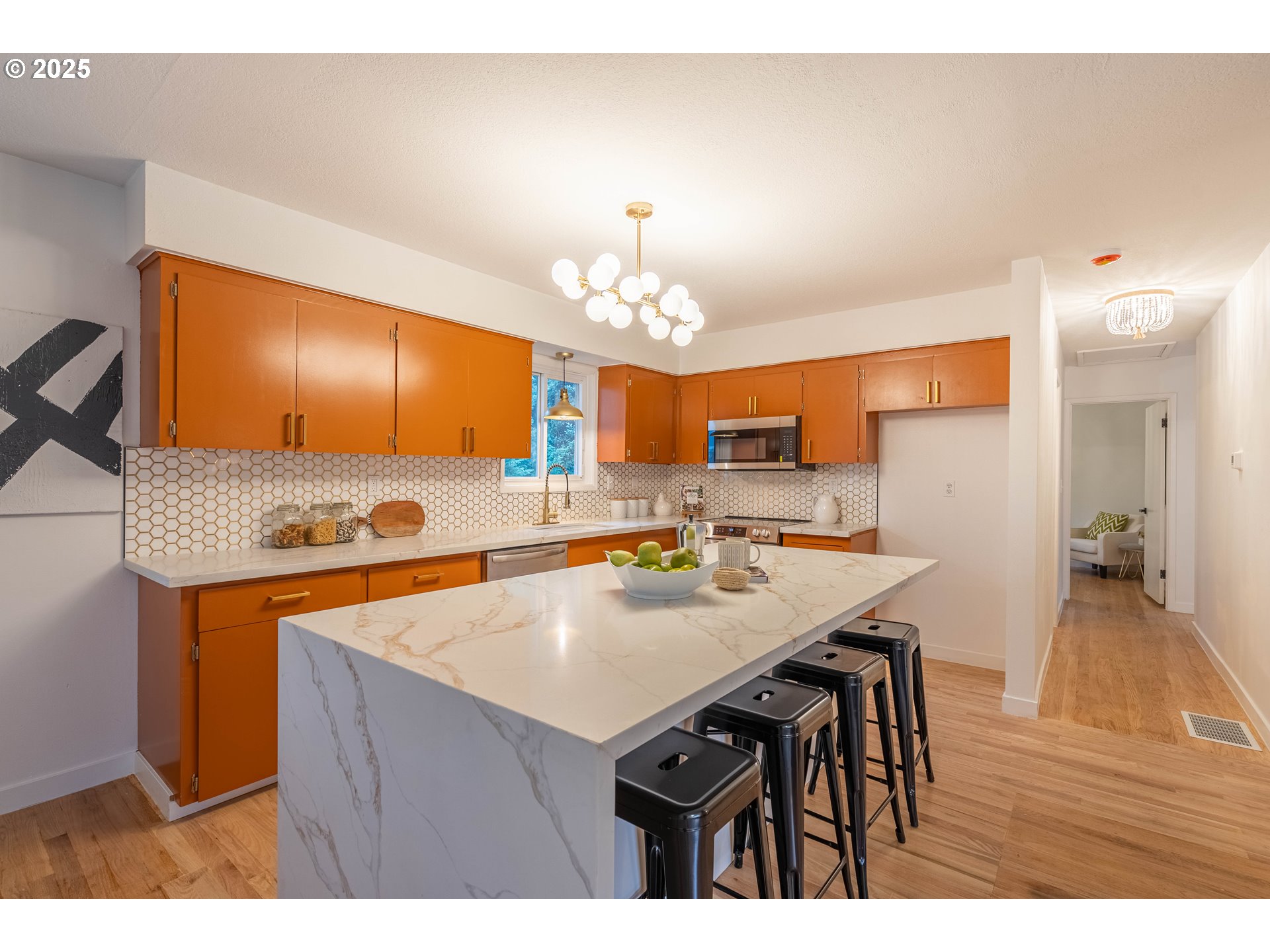 5130 Southwest Dosch Road Portland, OR 97239 - Photo 7 of 31 Gallery Image 7